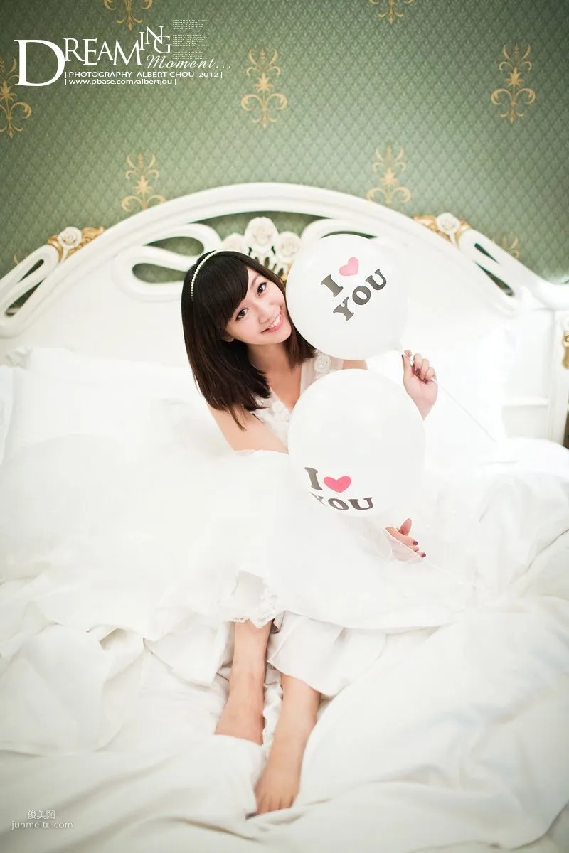 Taiwan Internet Celebrity Winnie Xiaoxue Qingjing Autumn Dream Moment Wedding Dress Chapter Photo Set photo 76