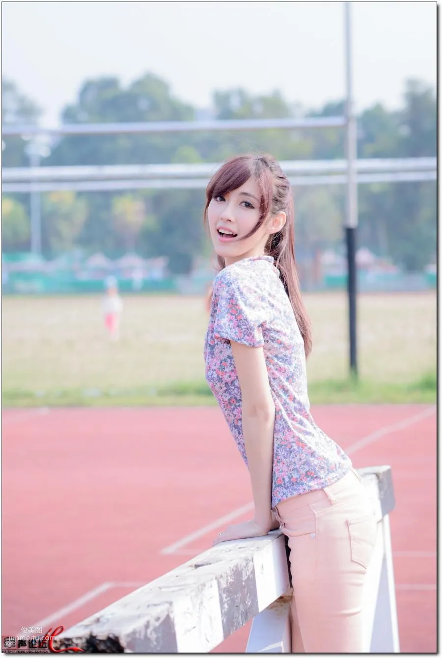 Kila Jingjing/Jin Yunqiao, Campus Beautiful Shoot Series Pictures Photo Collection photo 23