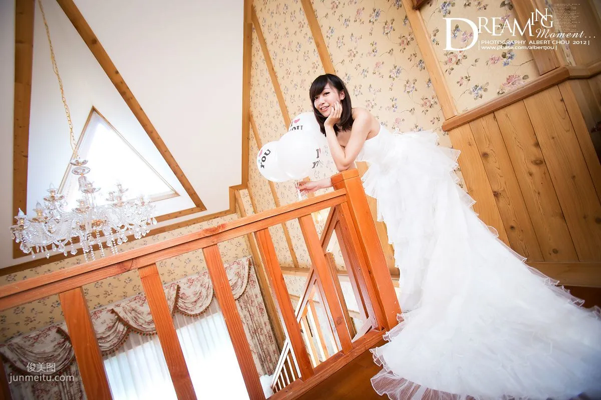 Taiwan Internet Celebrity Winnie Xiaoxue Qingjing Autumn Dream Moment Wedding Dress Chapter Photo Set photo 98