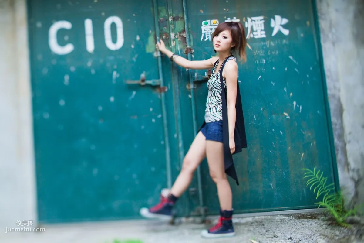 Mikako/Zhang Yunfei Bridgehead Sugar Factory Outdoor Shoot Photo Set photo 46