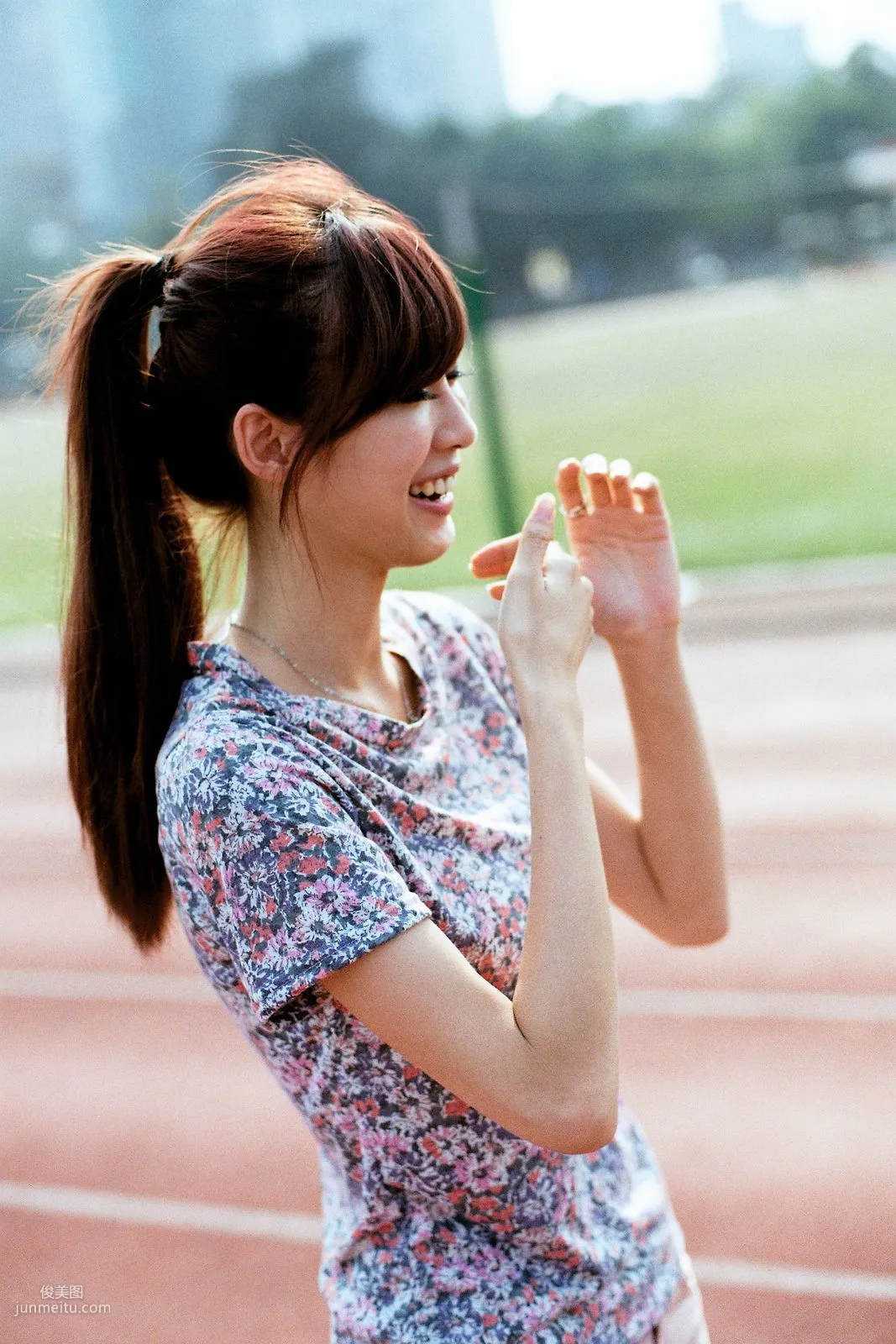Kila Jingjing/Jin Yunqiao, Campus Beautiful Shoot Series Pictures Photo Collection photo 21