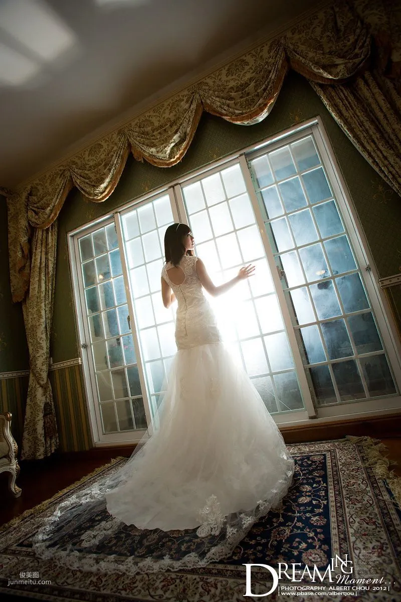Taiwan Internet Celebrity Winnie Xiaoxue Qingjing Autumn Dream Moment Wedding Dress Chapter Photo Set photo 79