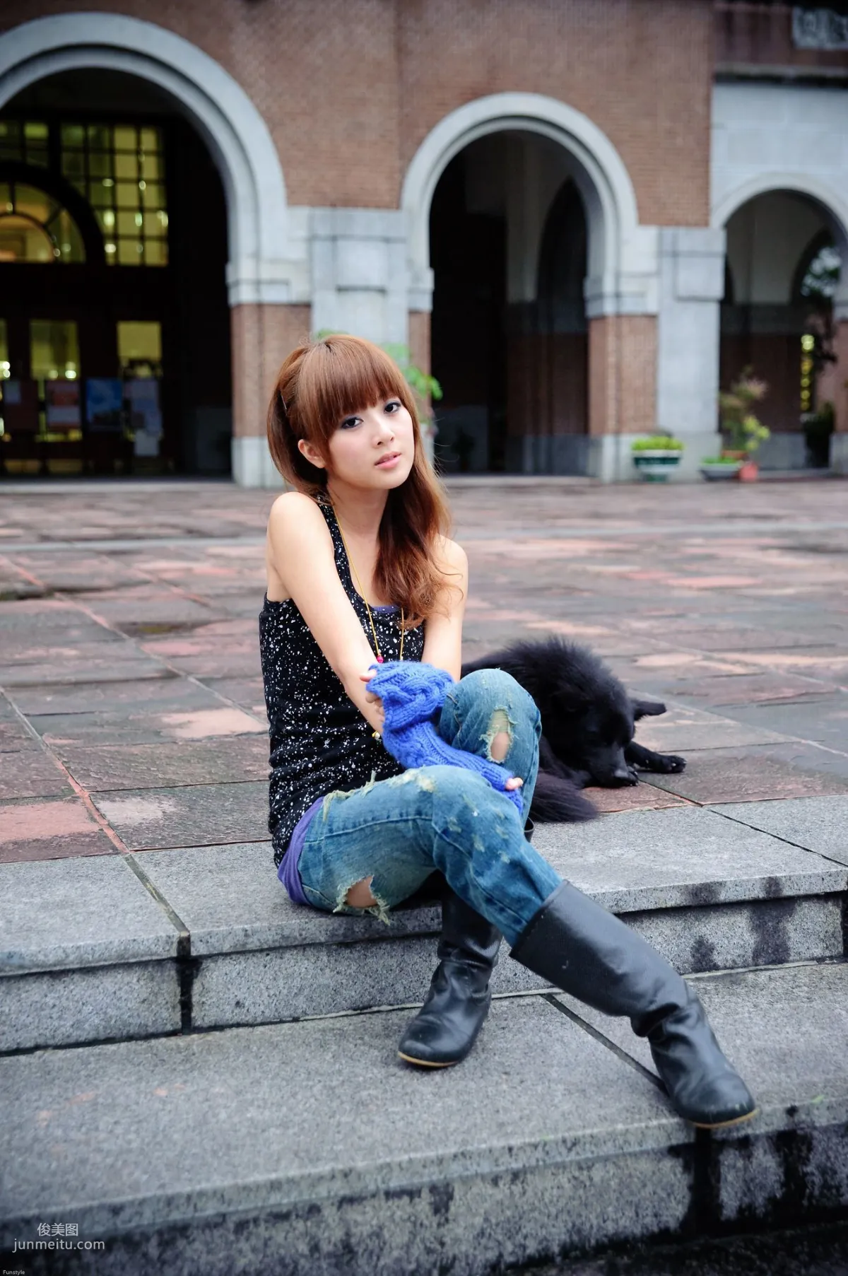 Mikako and Minako, NTU Outdoor Shoot Part 1 Photo Set photo 39