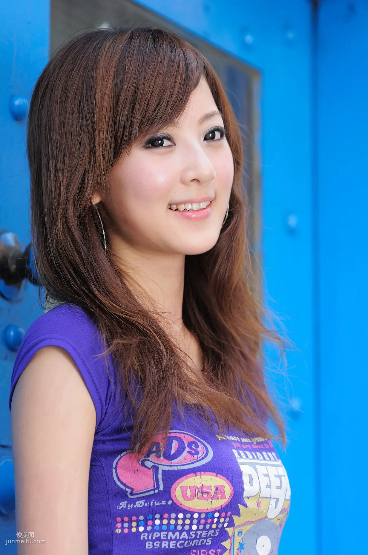 Zhang Yunfei/Mikako Gongguan Shopping District Outdoor Shoot Photo Set photo 35