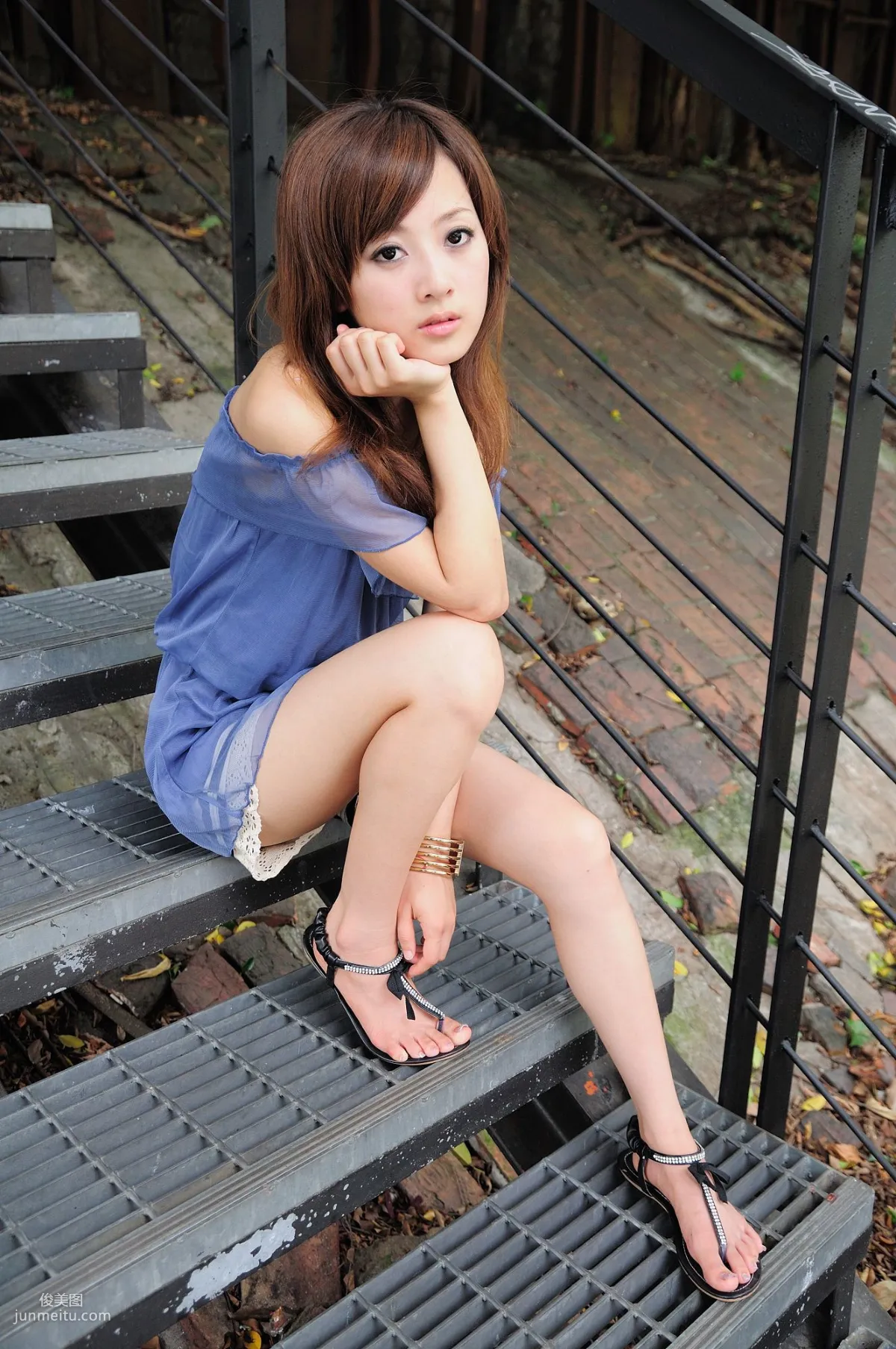 張允霏/張凱潔《西門町外拍》寫真集 44
