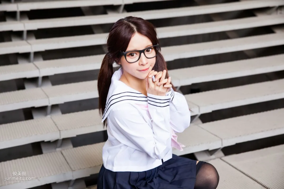 台灣美女張齊郡JULIE《長筒襪校服少女》寫真集 2