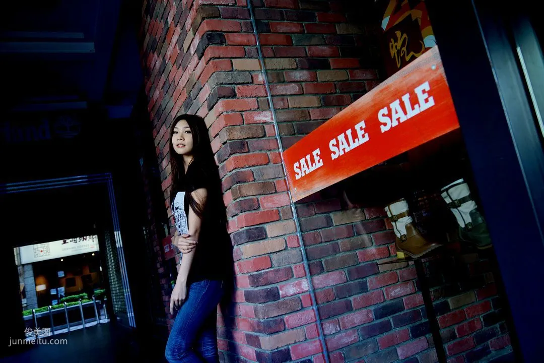 張雅築Chu《東區商圈外拍》寫真集 1