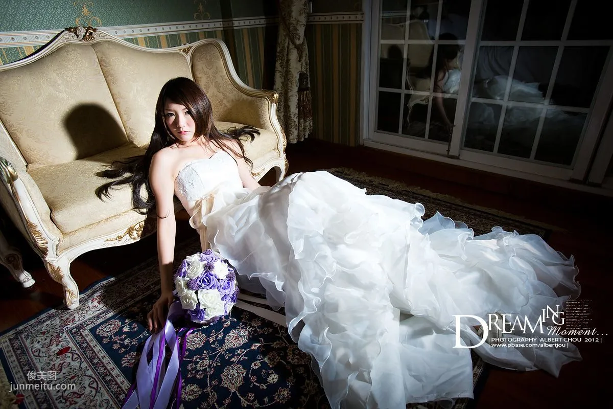 Taiwan Internet Celebrity Winnie Xiaoxue Qingjing Autumn Dream Moment Wedding Dress Chapter Photo Set photo 14