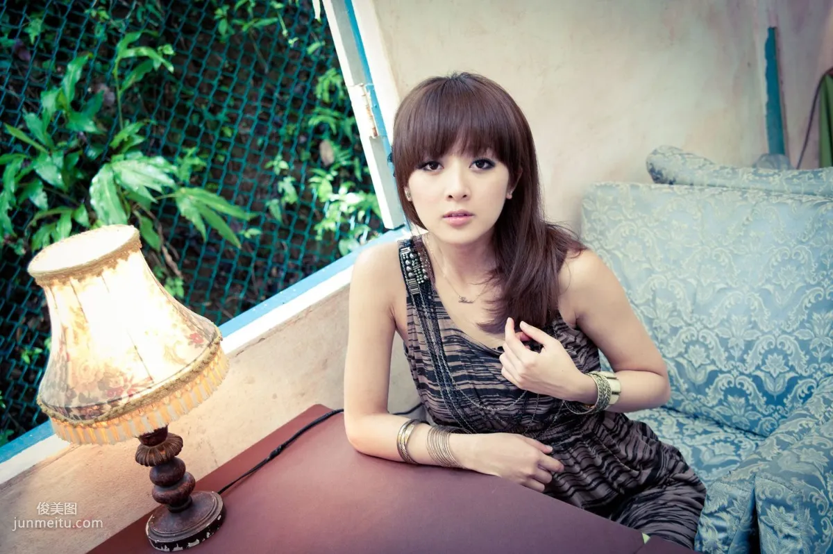 Zhang Kaijie / Mikako, Montmartre Cafe Outdoor Shoot Photo Set photo 28
