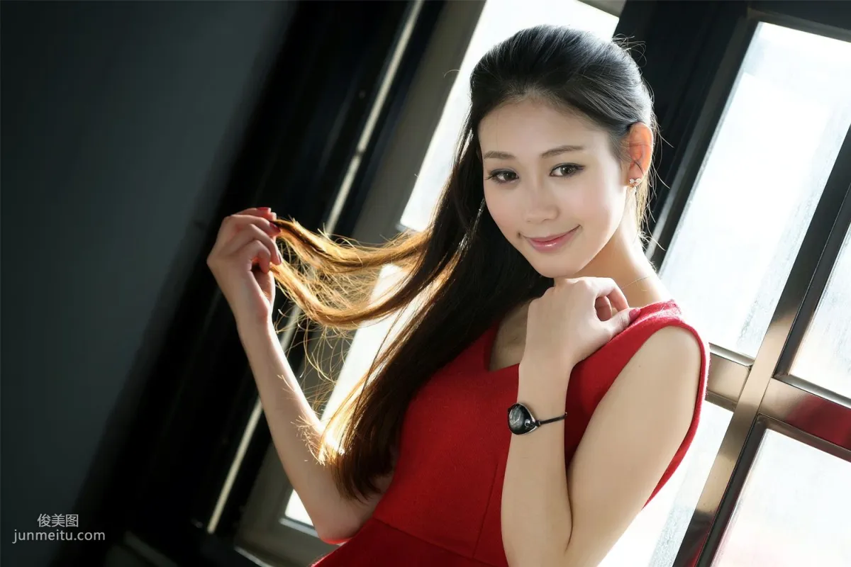 Taiwan Goddess Jia Beier "Aesthetic Fashion Outdoor Shoot" Photo Set photo 13