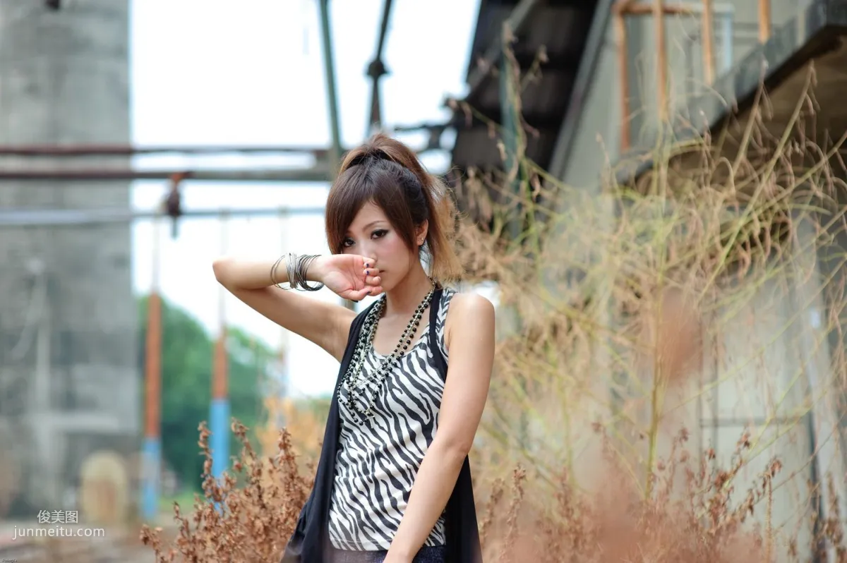 Mikako/Zhang Yunfei Bridgehead Sugar Factory Outdoor Shoot Photo Set photo 23