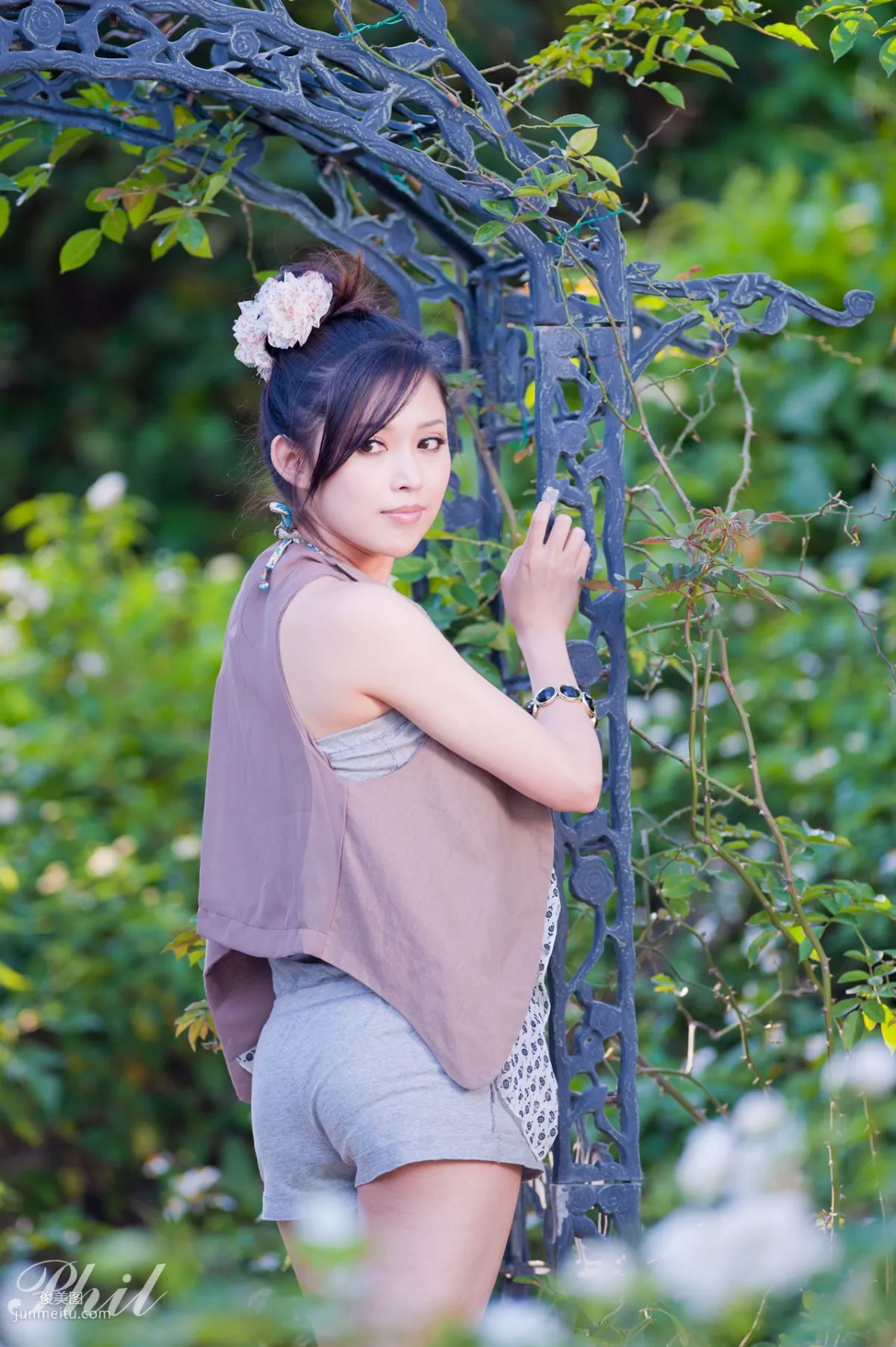 Taiwan Goddess Avy Du Kewei "Suspender Shorts Series" Fresh and Beautiful Outdoor Photo Set photo 19
