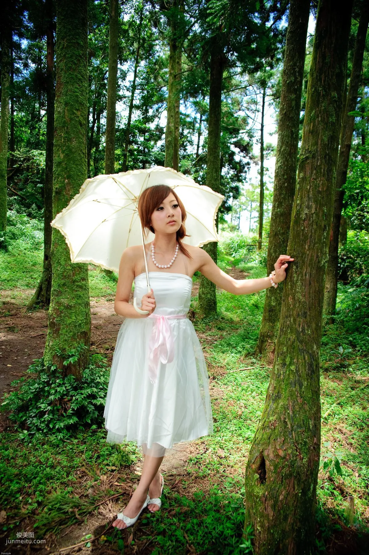Guo Zi MM/Mikako White Waltz + Black Obsession Outdoor Photo Set photo 58