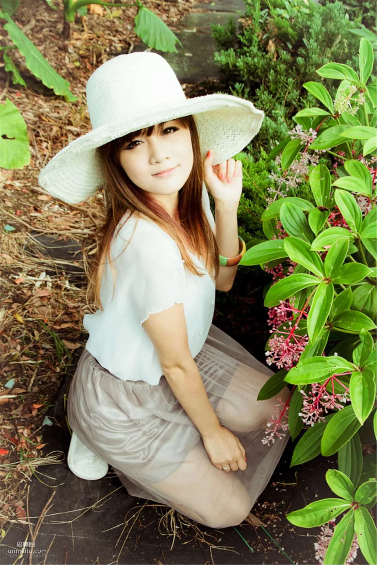 台灣模特熊維妮《美軍宿舍随拍》寫真集 44