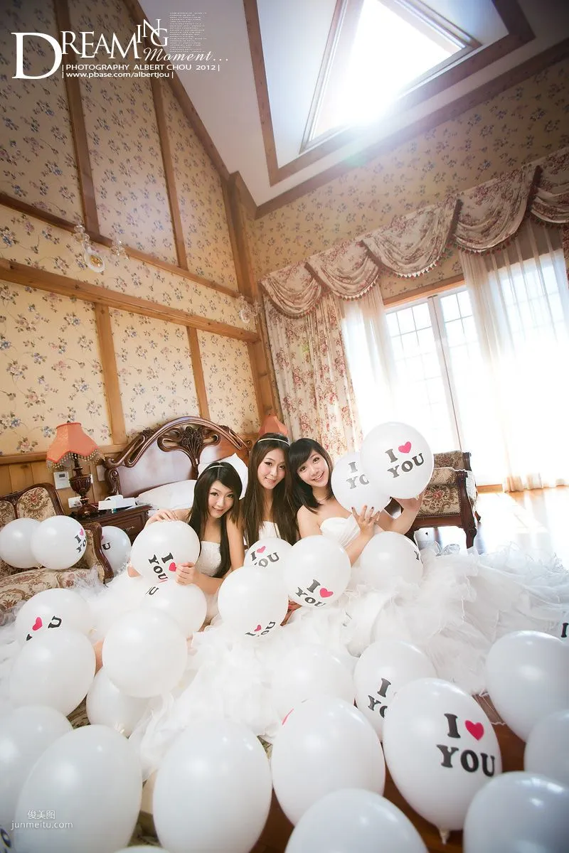 Taiwan Internet Celebrity Winnie Xiaoxue Qingjing Autumn Dream Moment Wedding Dress Chapter Photo Set photo 104