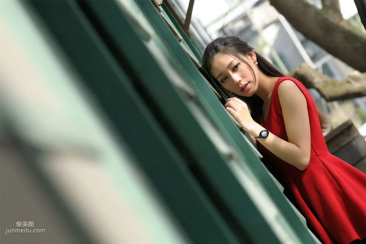 Taiwan Goddess Jia Beier "Aesthetic Fashion Outdoor Shoot" Photo Set photo 22