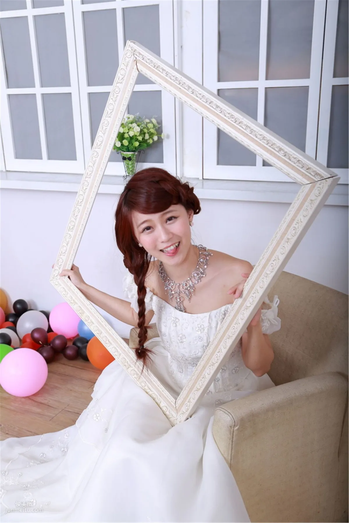 Taiwan Pure Girl Bai Bai / Li Yixuan, Electrical Engineering Girl Wedding Dress Studio Shoot Photo Set photo 4