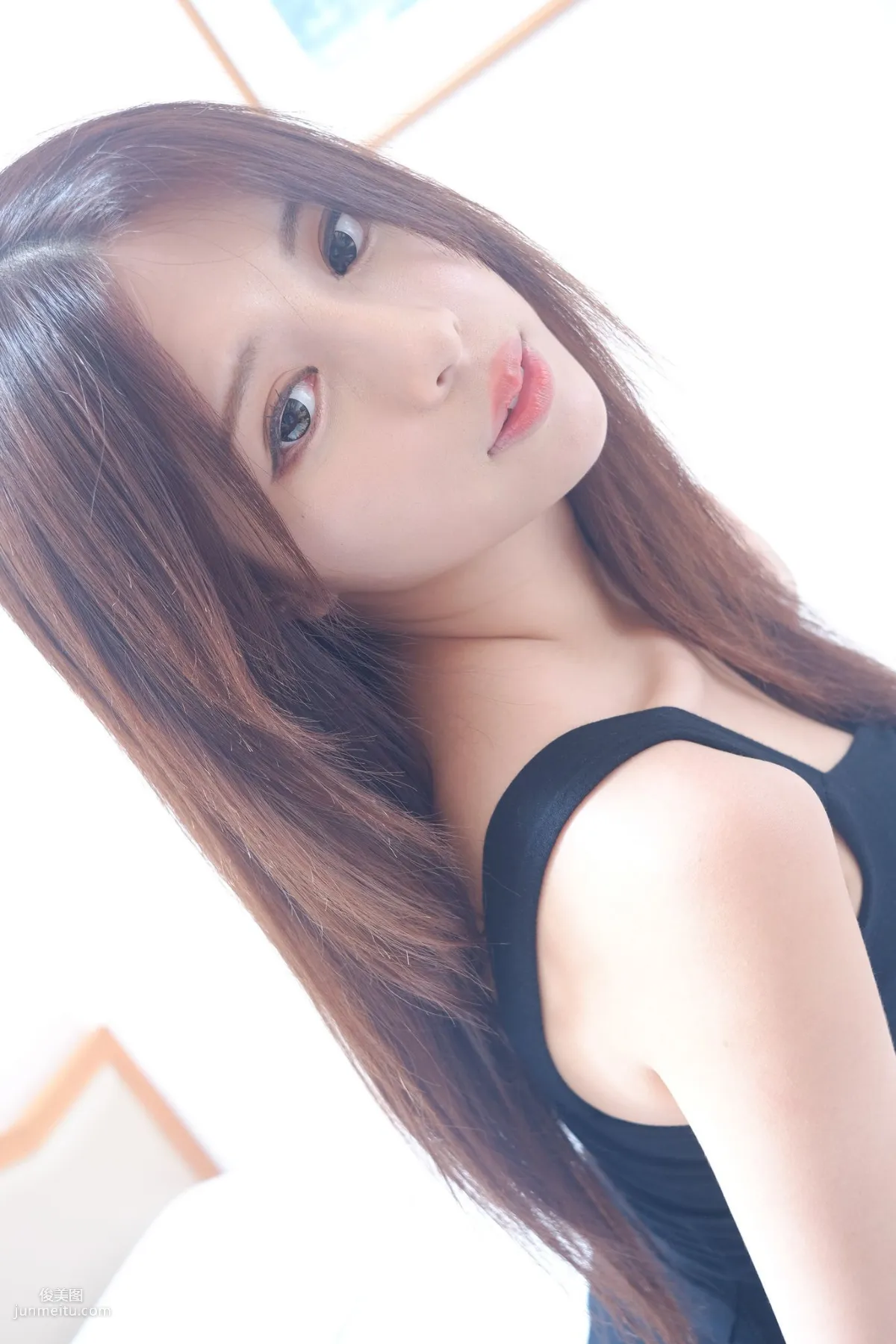 Internet Celebrity and Young Model Zhang Qijun JULIE Sweet Straps Goddess Photo Set photo 14