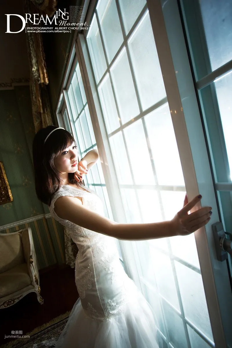 Taiwan Internet Celebrity Winnie Xiaoxue Qingjing Autumn Dream Moment Wedding Dress Chapter Photo Set photo 80
