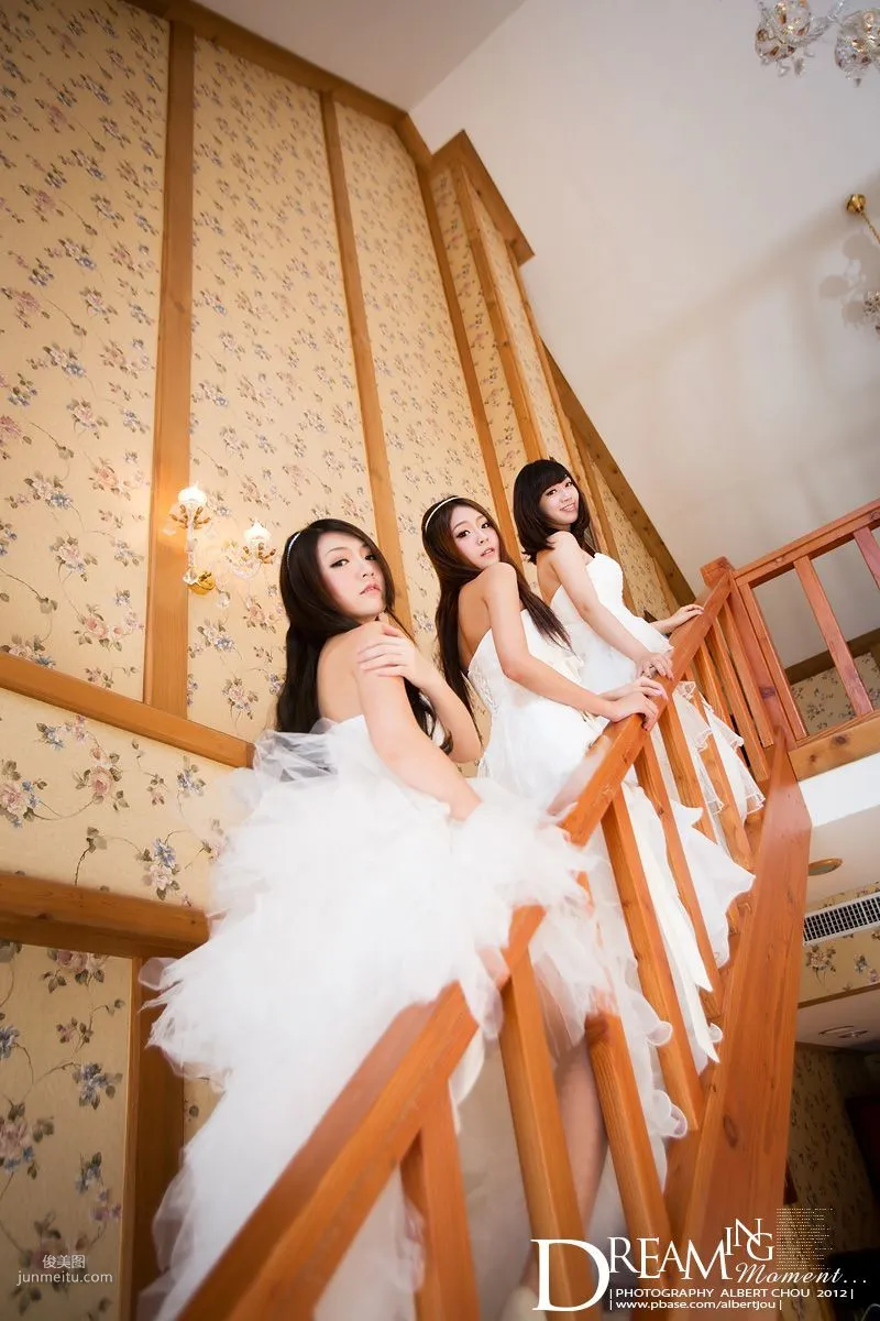 Taiwan Internet Celebrity Winnie Xiaoxue Qingjing Autumn Dream Moment Wedding Dress Chapter Photo Set photo 115