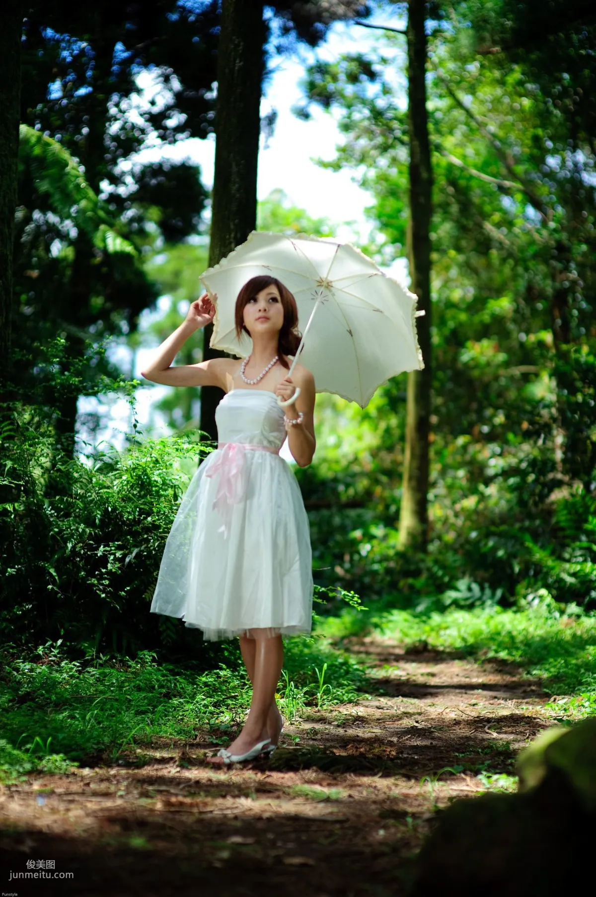 Guo Zi MM/Mikako White Waltz + Black Obsession Outdoor Photo Set photo 38