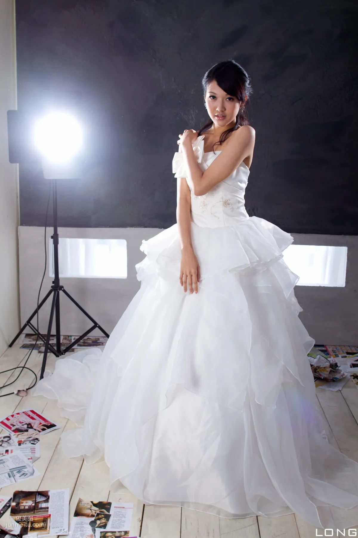 台湾美女模特陈玮廷Jill《婚紗之白》写真集1