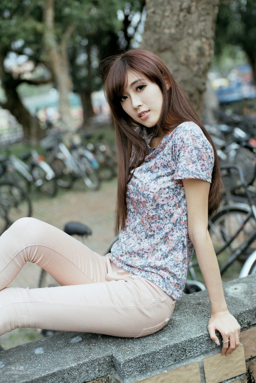 Kila Jingjing/Jin Yunqiao, Campus Beautiful Shoot Series Pictures Photo Collection photo 31