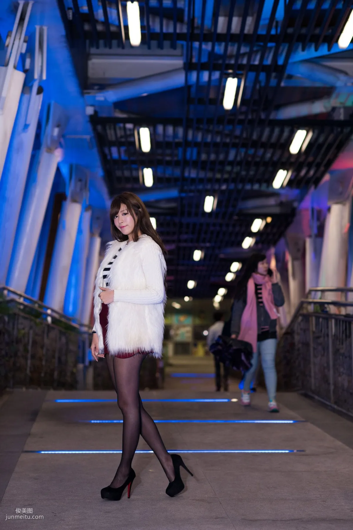 Taiwan Beauty Xia Qing MISO, Christmas Outdoor Shoot Photo Set photo 12
