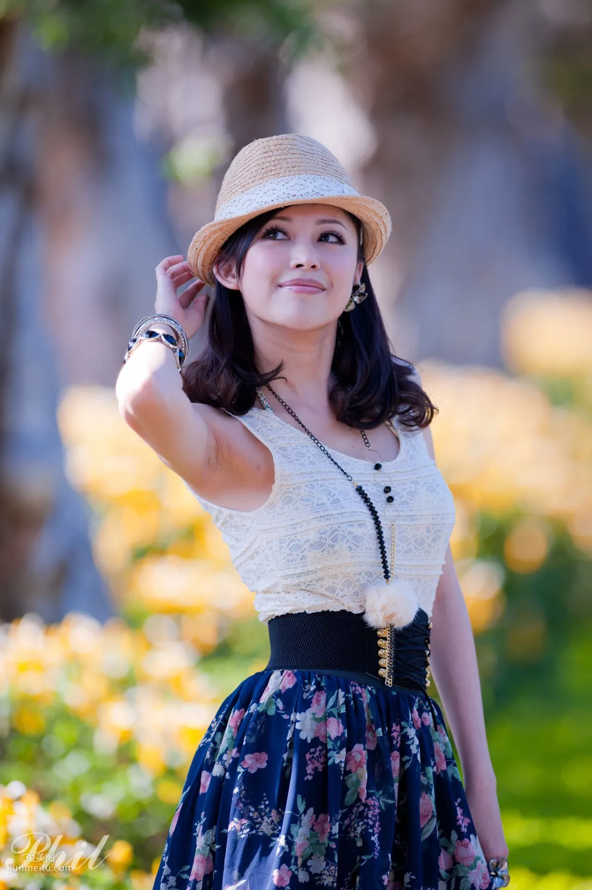 Beautyleg Leg Model Avy Dress Park Outdoor Shoot Photo Set photo 2