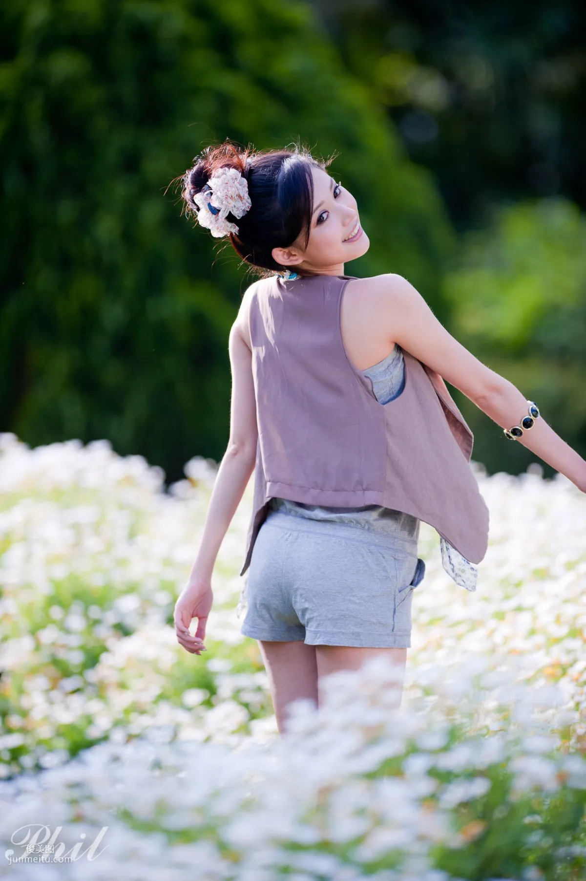 Taiwan Goddess Avy Du Kewei "Suspender Shorts Series" Fresh and Beautiful Outdoor Photo Set photo 4