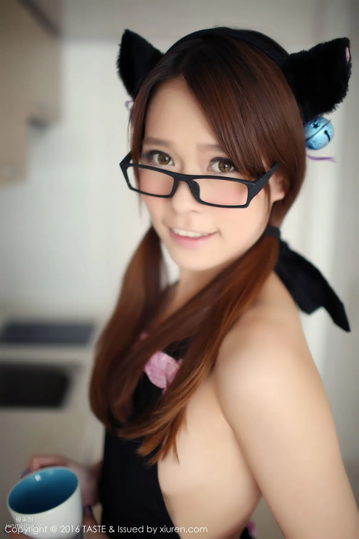 Carol Jiang, Cat-Ear Girl Kitchen Show + School Swimsuit Series [Wanwei Life] Vol.005 Photo Set photo 2