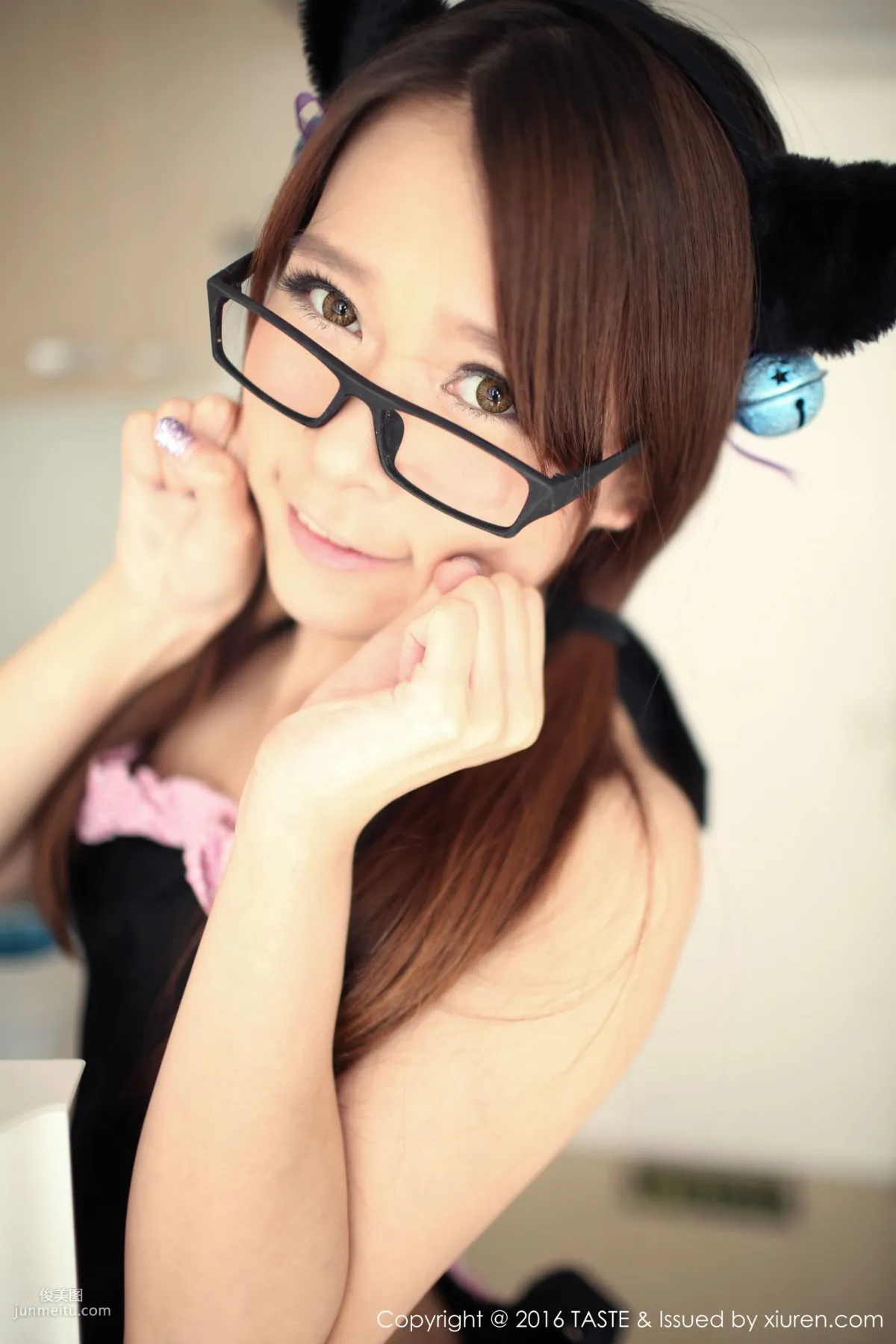 Carol Jiang, Cat-Ear Girl Kitchen Show + School Swimsuit Series [Wanwei Life] Vol.005 Photo Set photo 12
