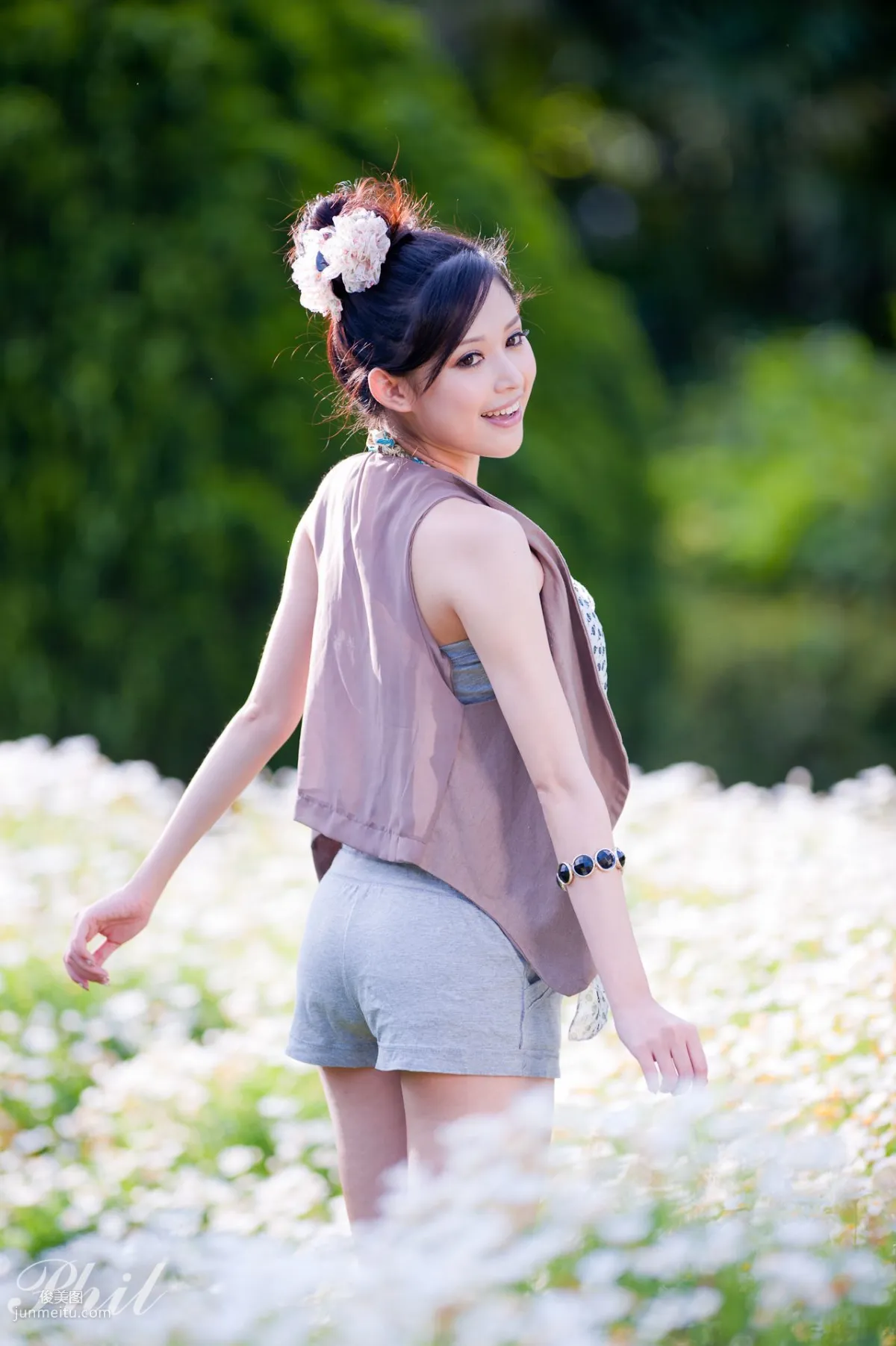 Taiwan Goddess Avy Du Kewei "Suspender Shorts Series" Fresh and Beautiful Outdoor Photo Set photo 6