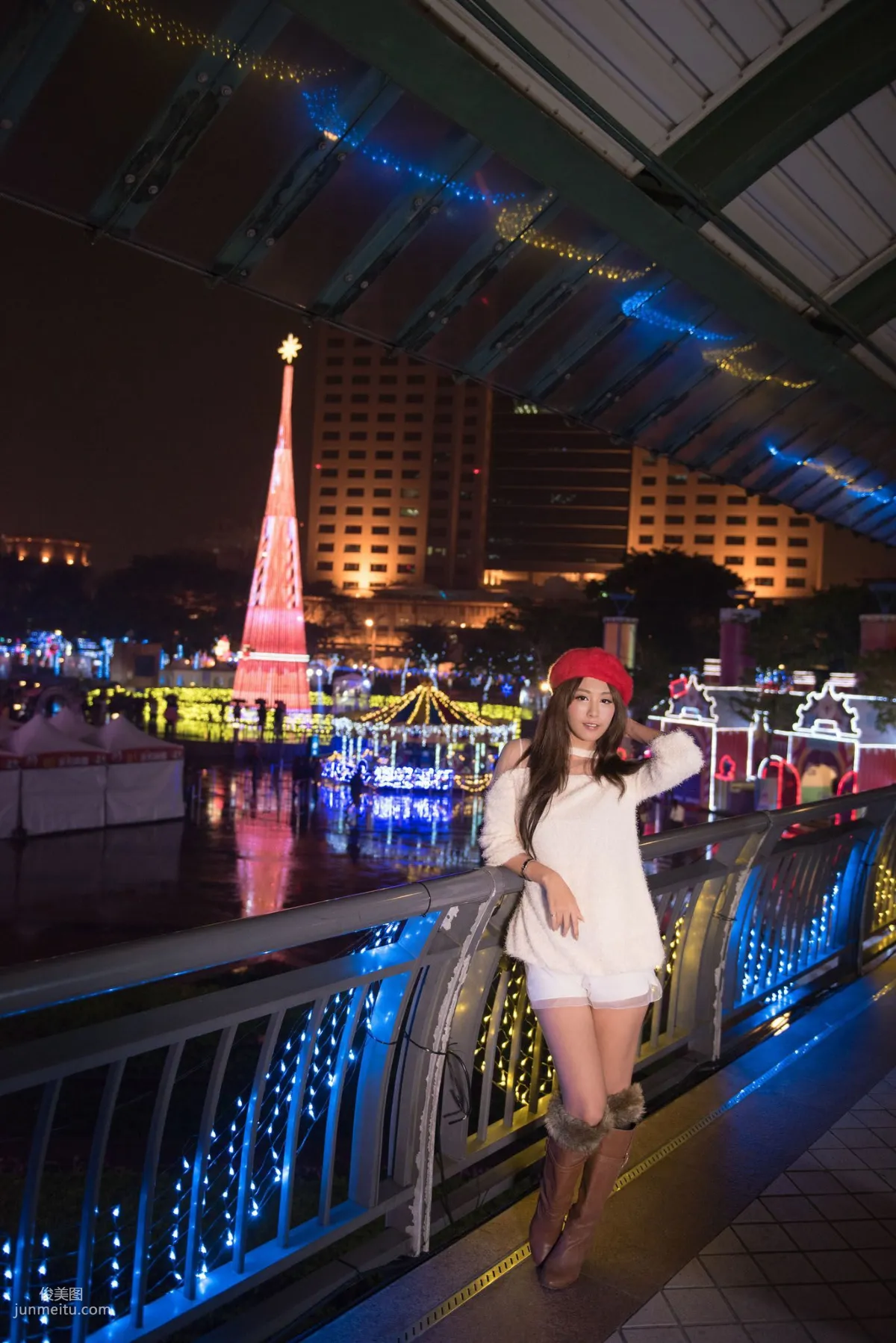 Taiwan Beauty Xia Qing MISO, Christmas Outdoor Shoot Photo Set photo 49