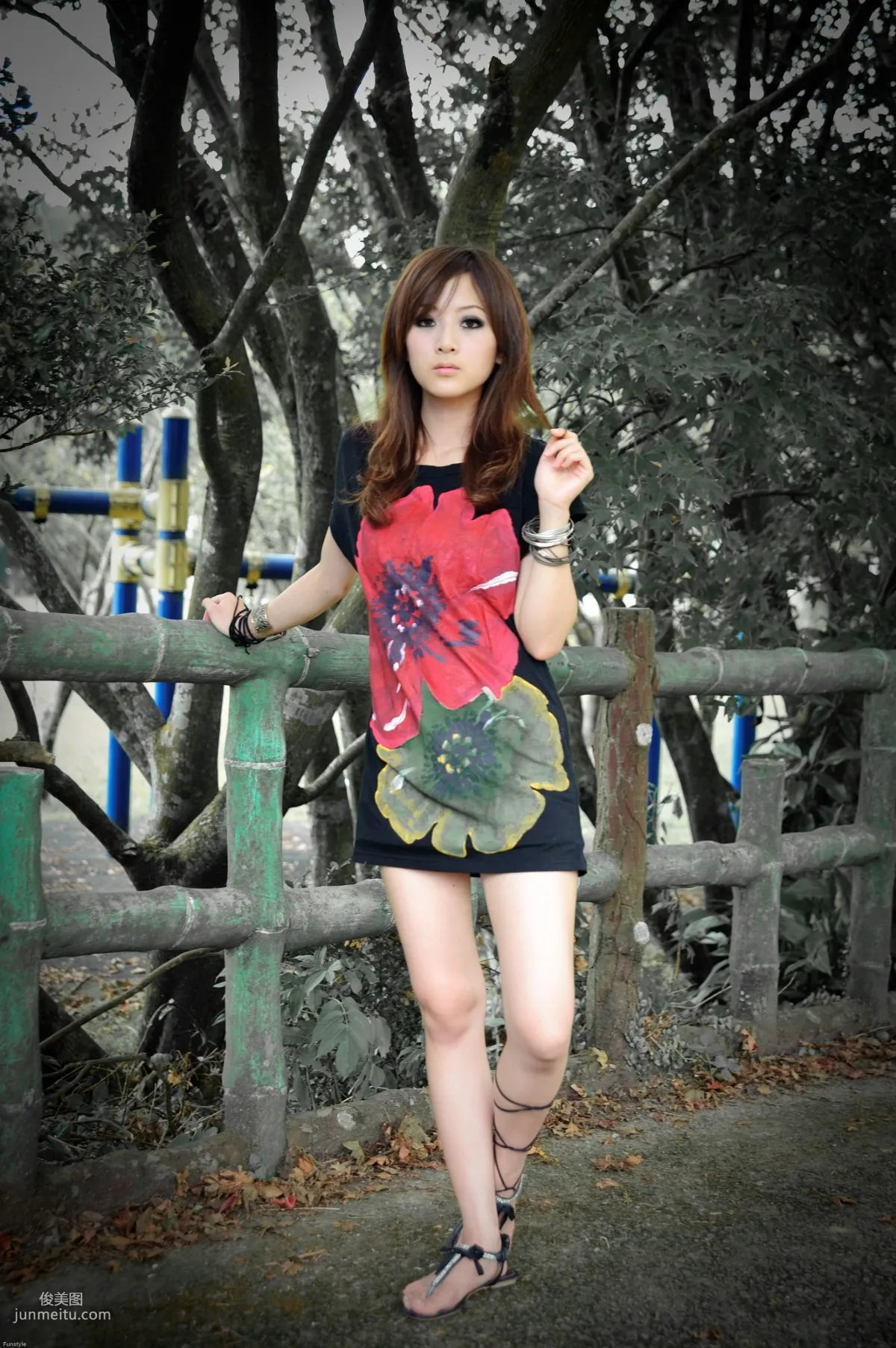 Guo Zi MM/Mikako White Waltz + Black Obsession Outdoor Photo Set photo 68