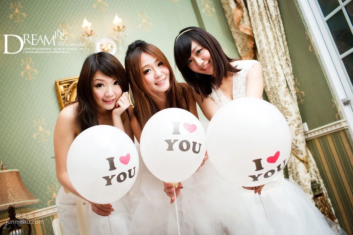 Taiwan Internet Celebrity Winnie Xiaoxue Qingjing Autumn Dream Moment Wedding Dress Chapter Photo Set photo 24