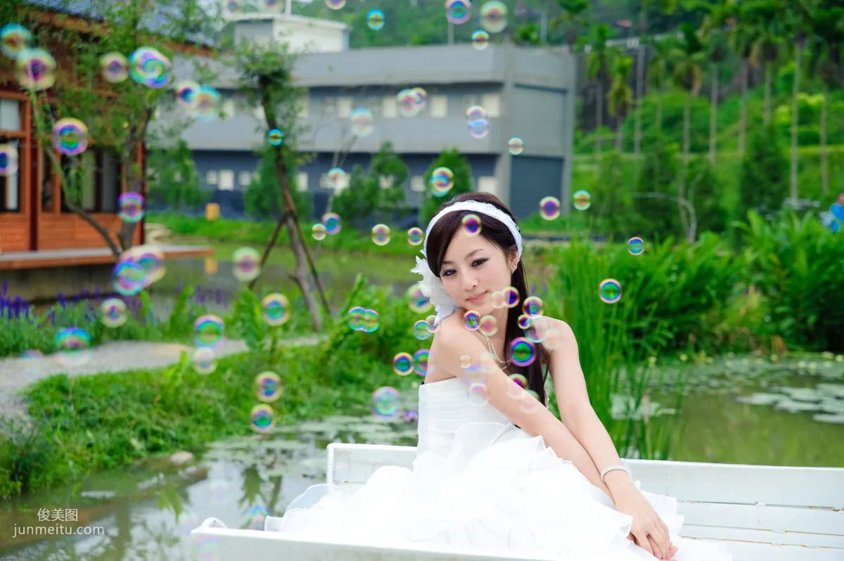 Zhang Kaijie / Zhang Yunfei "Sun Moon Lake + Paper Church (Wedding Dress)" Photo Set photo 39