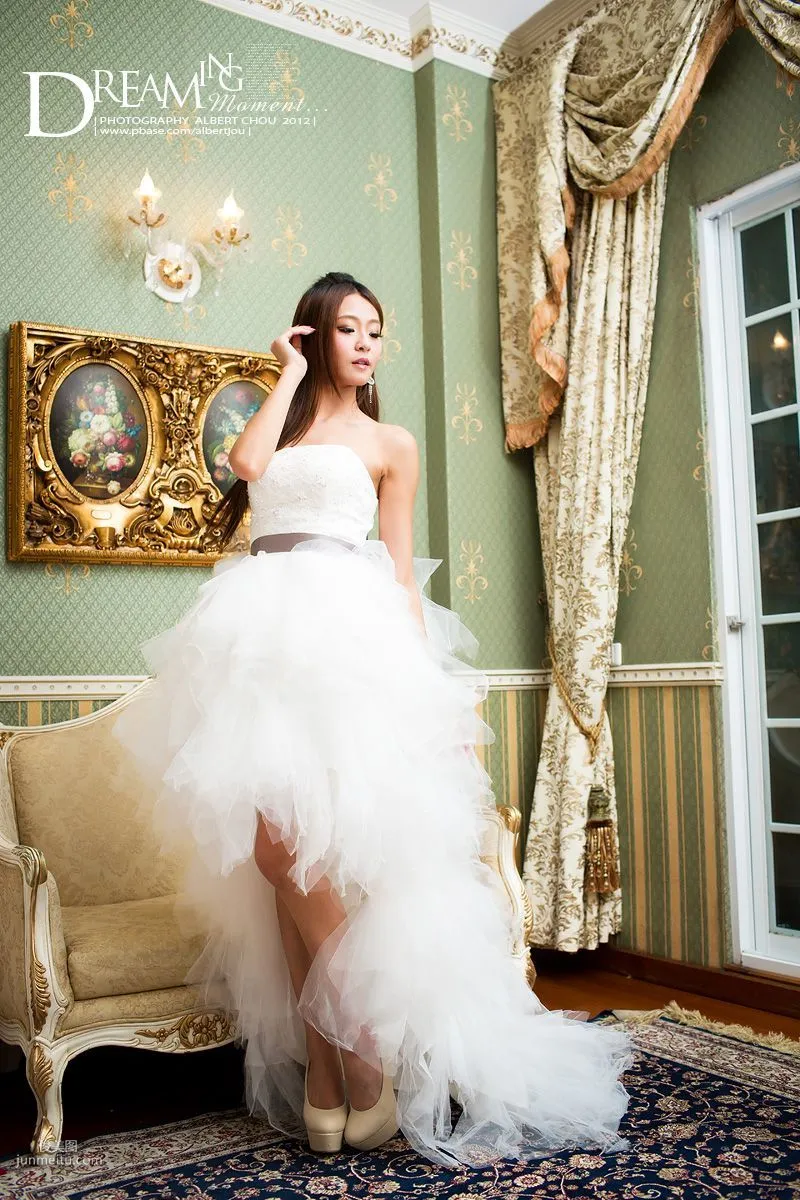 Taiwan Internet Celebrity Winnie Xiaoxue Qingjing Autumn Dream Moment Wedding Dress Chapter Photo Set photo 29