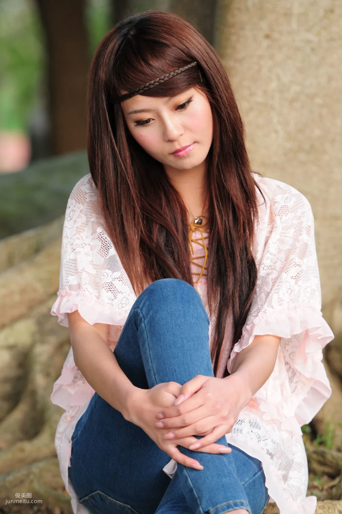 Winnie Xiaoxue / Zhuang Wenni, Tight Jeans Series Outdoor Shoot Photo Set photo 44