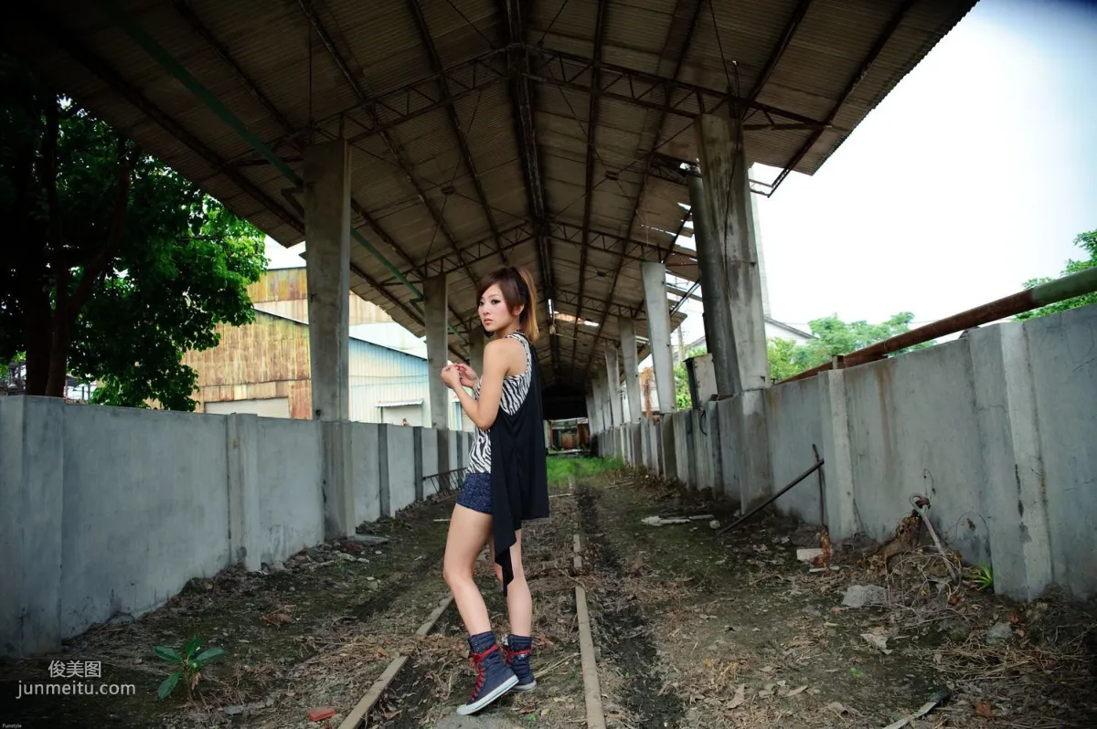 Mikako/Zhang Yunfei Bridgehead Sugar Factory Outdoor Shoot Photo Set photo 16