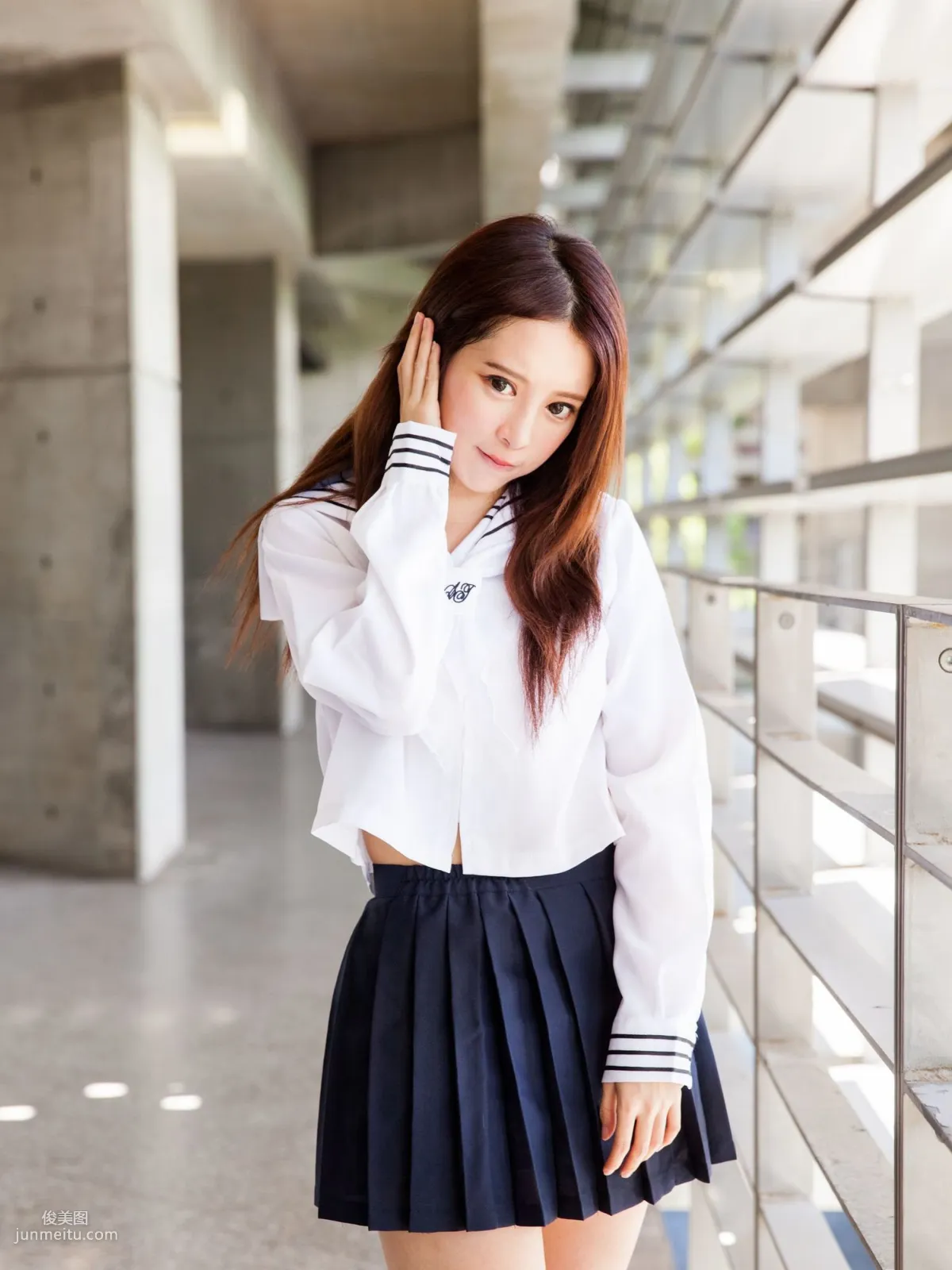 台灣美女張齊郡JULIE《長筒襪校服少女》寫真集 21