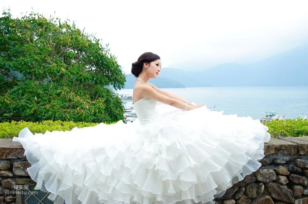 Zhang Kaijie / Zhang Yunfei "Sun Moon Lake + Paper Church (Wedding Dress)" Photo Set photo 20