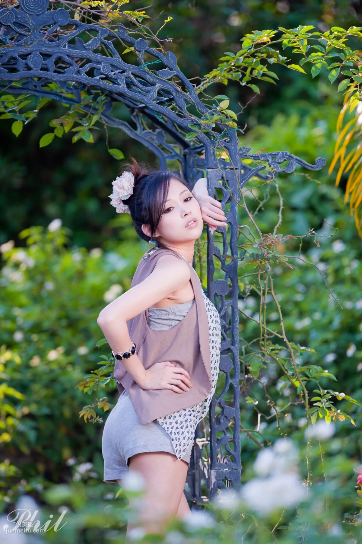Taiwan Goddess Avy Du Kewei "Suspender Shorts Series" Fresh and Beautiful Outdoor Photo Set photo 21