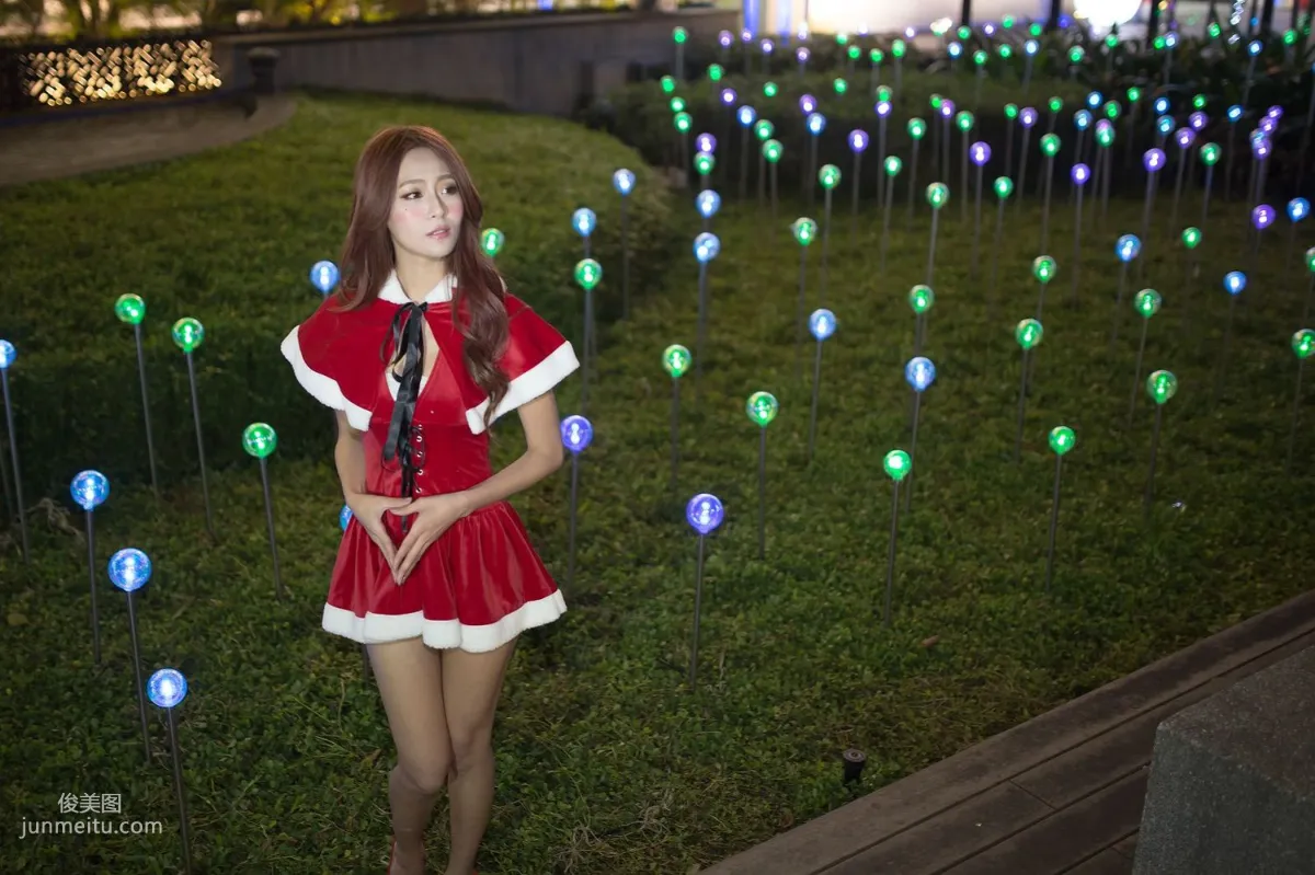 Winnie Xiaoxue/Zhuang Yonghui Christmas Short Skirt Night Shoot Photo Set photo 60
