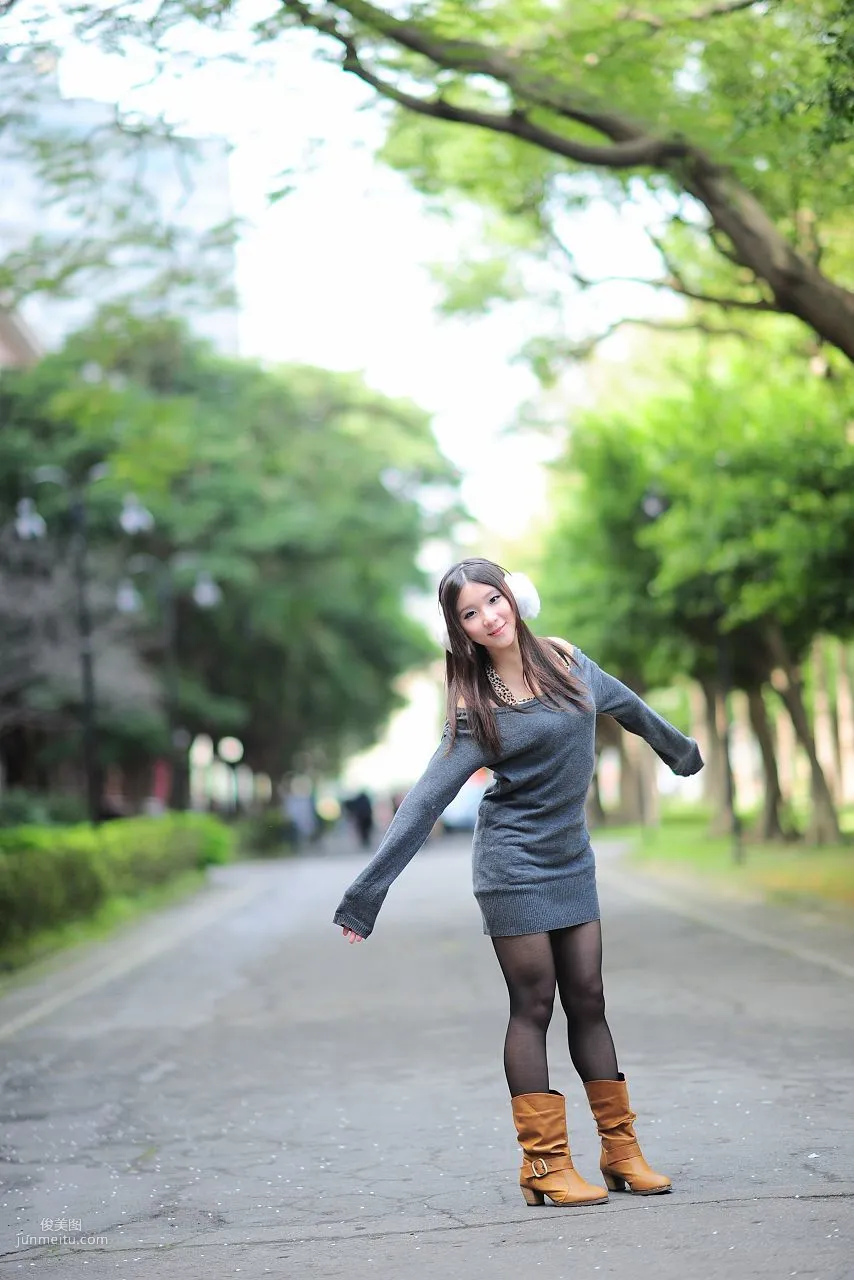 台湾黑丝芭比娃娃美女外拍写真集28