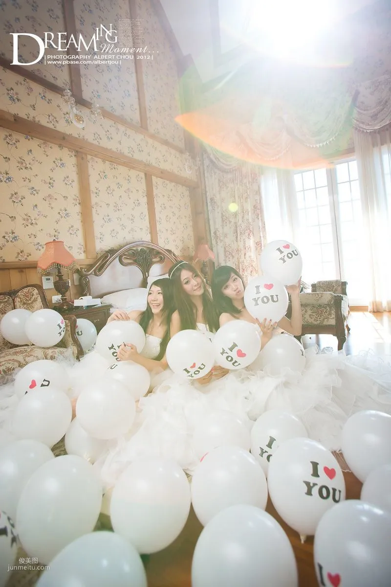 Taiwan Internet Celebrity Winnie Xiaoxue Qingjing Autumn Dream Moment Wedding Dress Chapter Photo Set photo 103