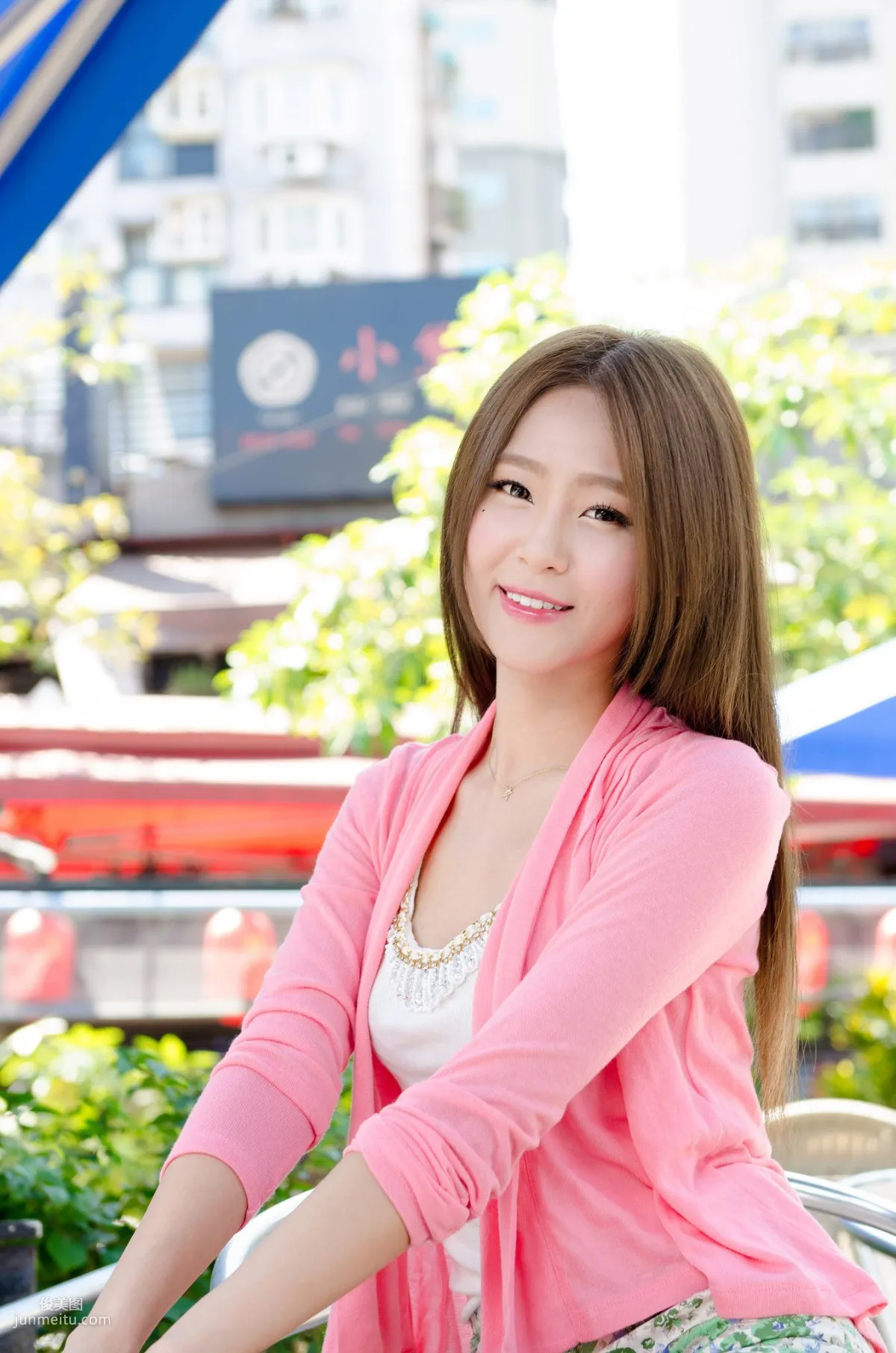 Winnie Xiaoxue / Zhuang Wenni, Urban Elf Outdoor Shoot Photo Set photo 6