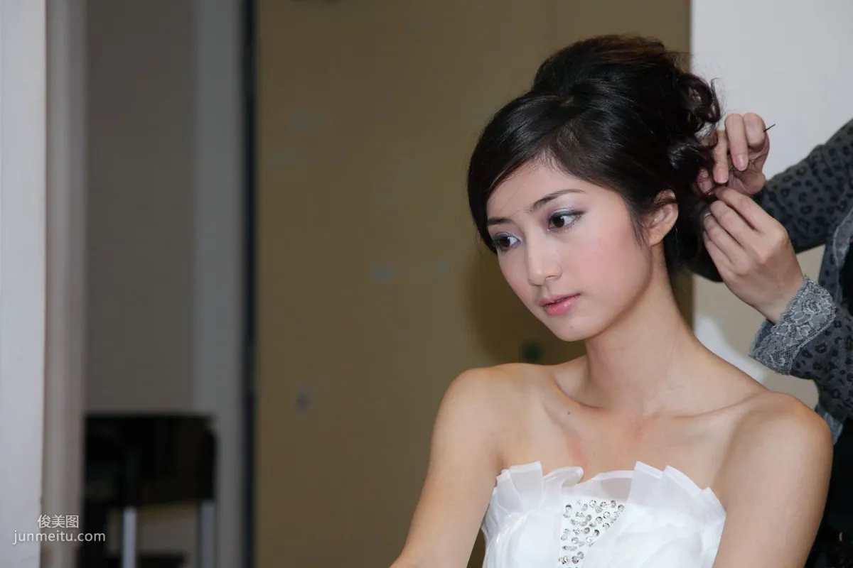 Taiwan Elegant Beauty Emily, Beautiful White Wedding Dress Photo Set photo 2