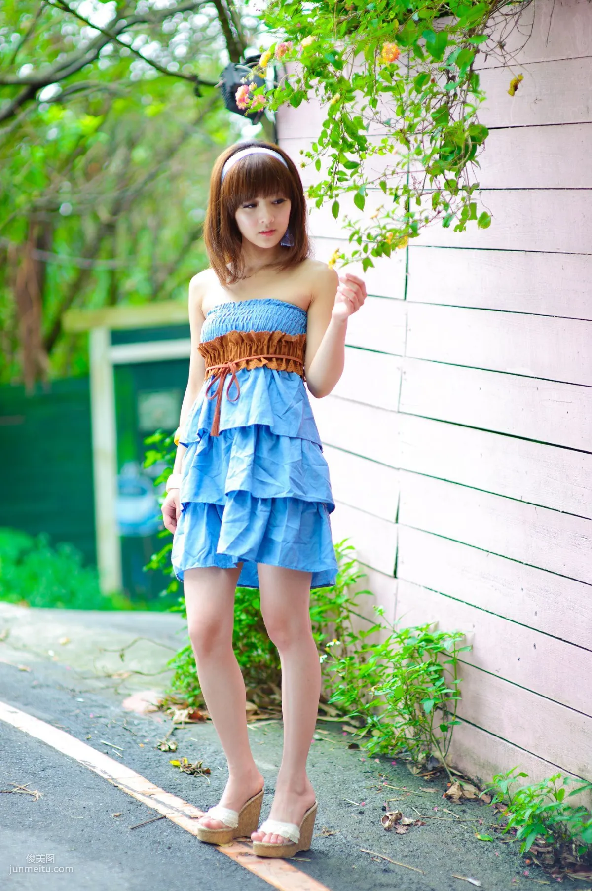 Zhang Kaijie / Mikako, Montmartre Cafe Outdoor Shoot Photo Set photo 7