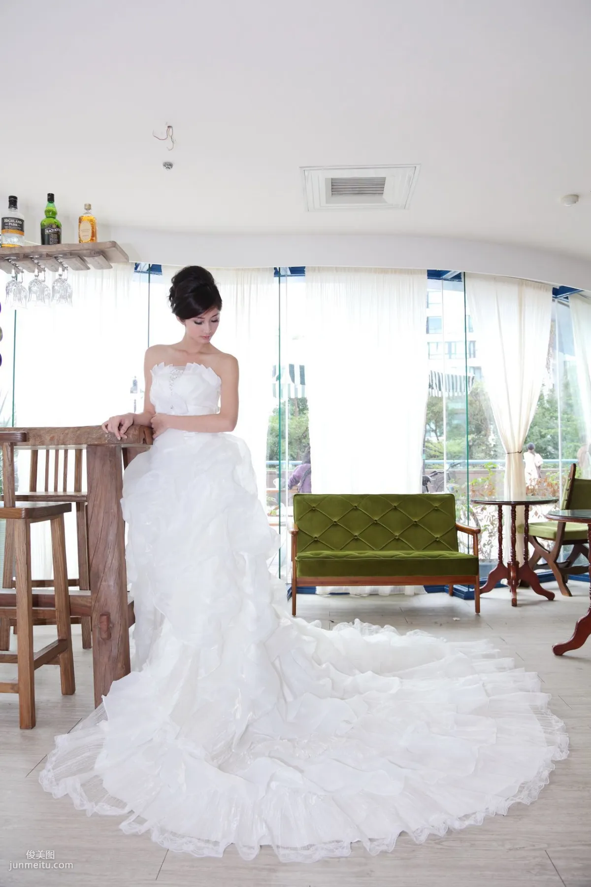 Taiwan Elegant Beauty Emily, Beautiful White Wedding Dress Photo Set photo 31